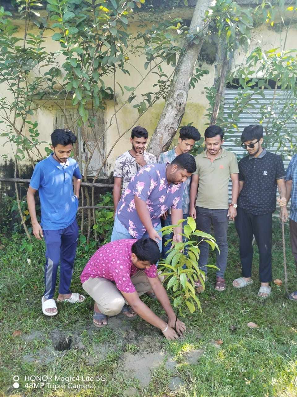 নেত্রকোণায় বঙ্গবন্ধু কন্যা দেশরত্ন শেখ হাসিনার জন্মবার্ষিকীতে ছাত্রলীগের বৃক্ষরোপণ কর্মসূচি