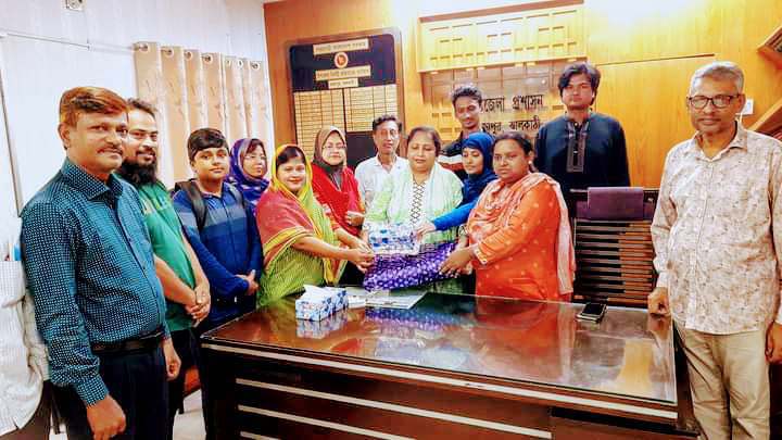 রাজাপু ইউএনও’র সাথে শুভেচ্ছা বিনিময়