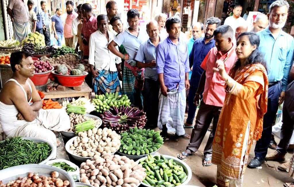 <span>ব্যবসায়ীকে জরিমানা / </span>কালীগঞ্জে ভ্রাম্যমান আদালতের মাধ্যমে ৪ ব্যবসায়ীকে জরিমানা
