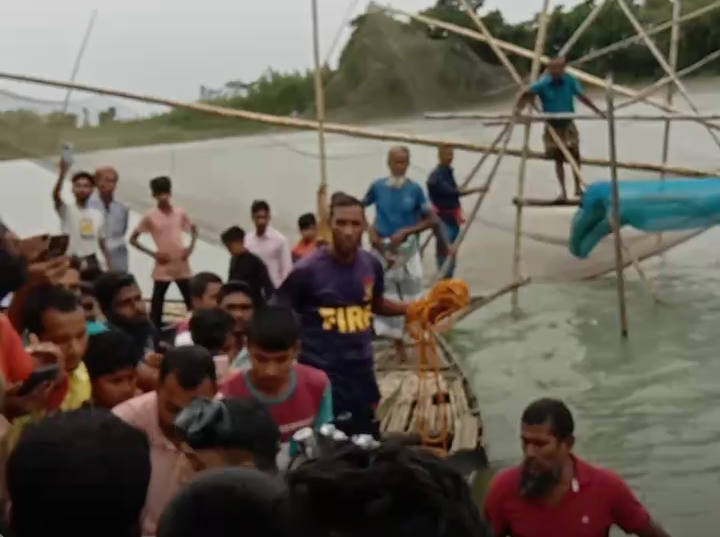 মান্দায় নদীতে গোসল করতে নেমে নিখোঁজ হওয়া এক শিশুর লাশ উদ্ধার