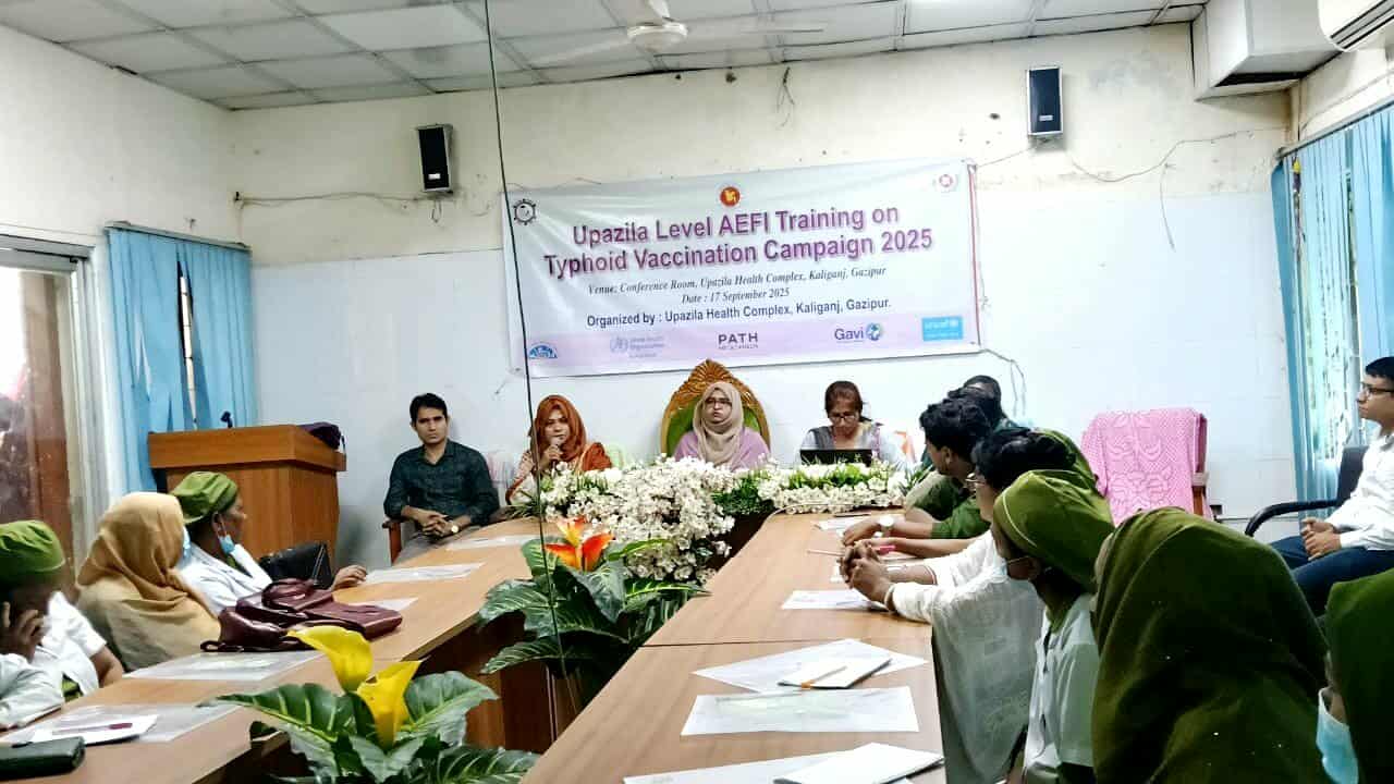 কালীগঞ্জে টাইফয়েড প্রতিরোধে টিকাদান ক্যাম্পেইন কর্মসূচি