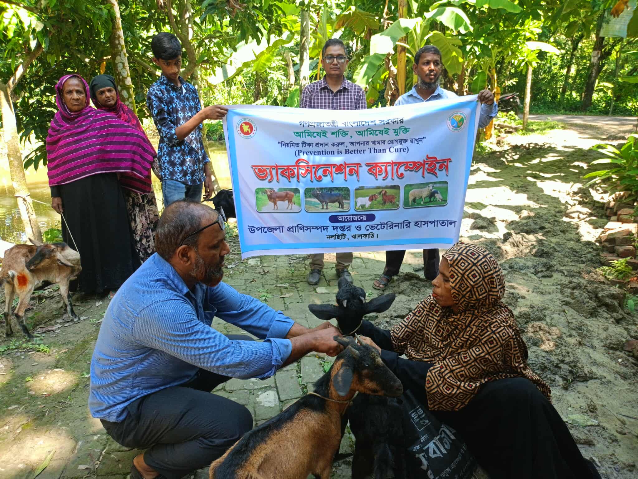 নলছিটিতে অসহায় নারীদের প্রশিক্ষন শেষে ছাগল বিতরণ