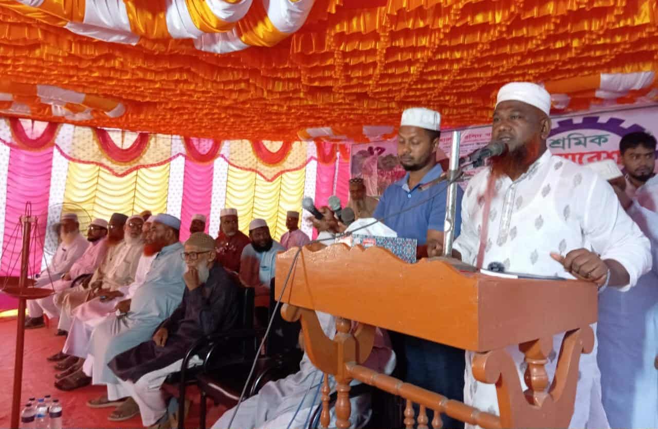 বড়াইগ্রামে শ্রমিক কল্যান ফেডারেশন শ্রমিক সমাবেশ অনুষ্ঠিত