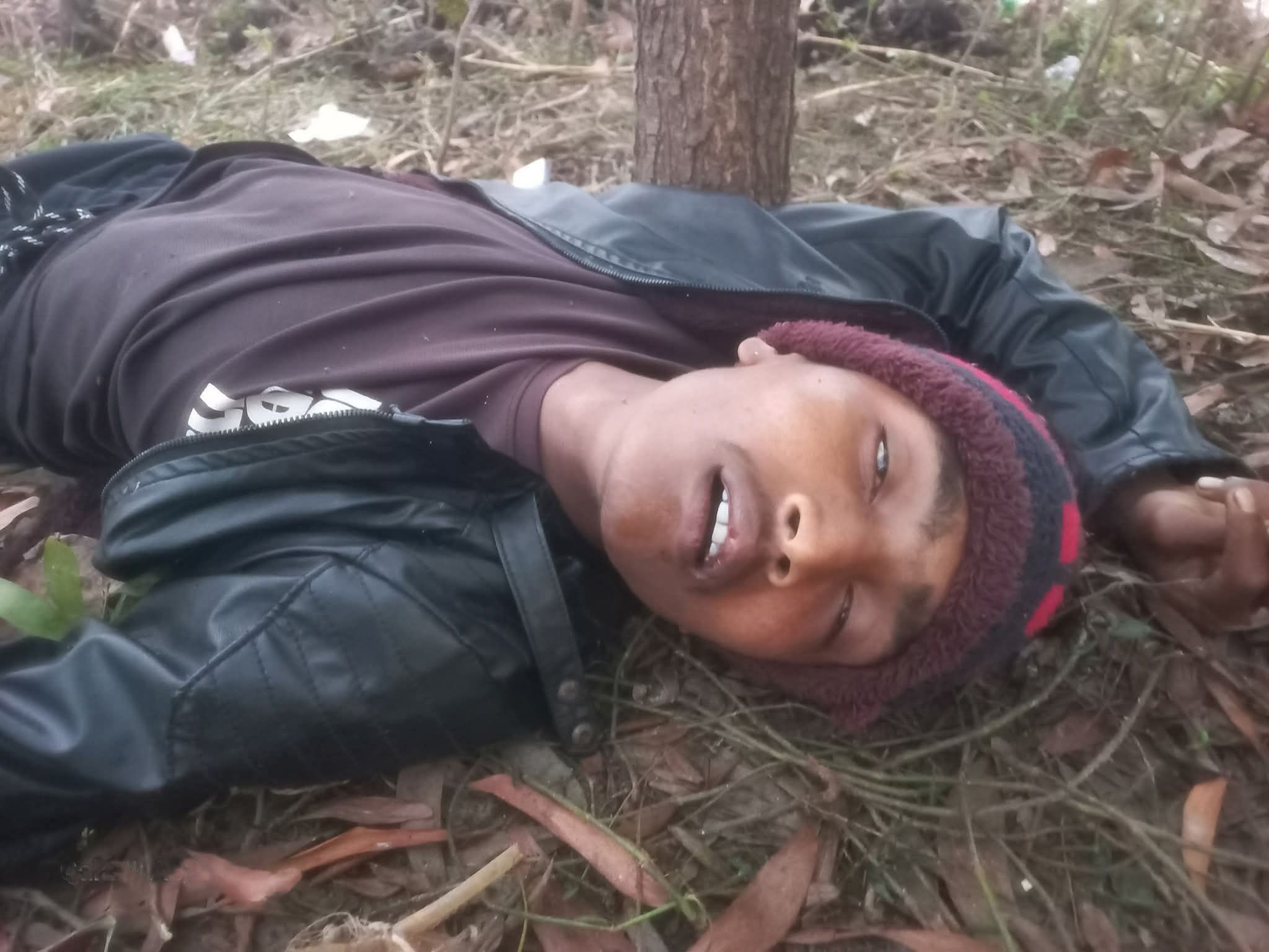 মান্দায় পাখি শিকারির রহস্যজনক মৃত্যু