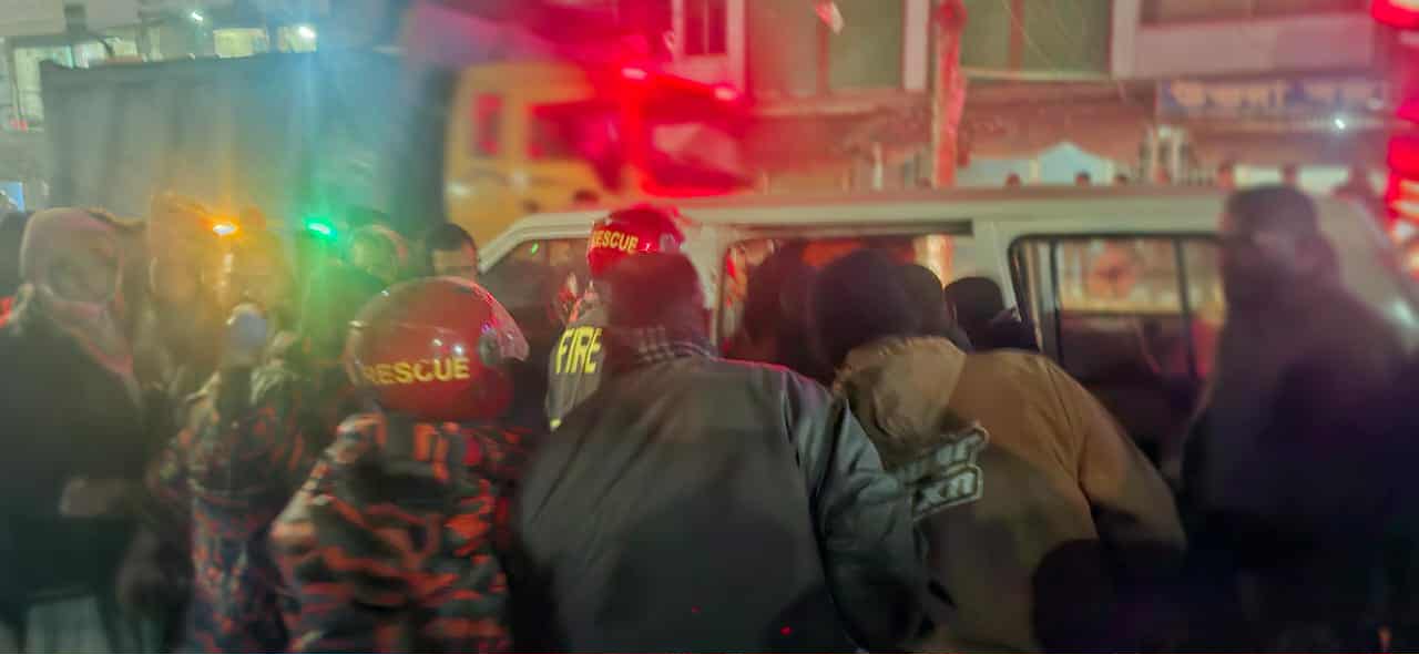 পত্নীতলায় ট্রাক- মটরসাইকেল সংঘর্ষে মা -মেয়ের মর্মান্তিক মৃত্যু  